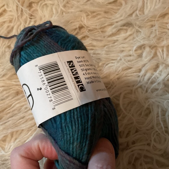 KaraKe Soy Silk Yarn variegated colors - Picture 4 of 6